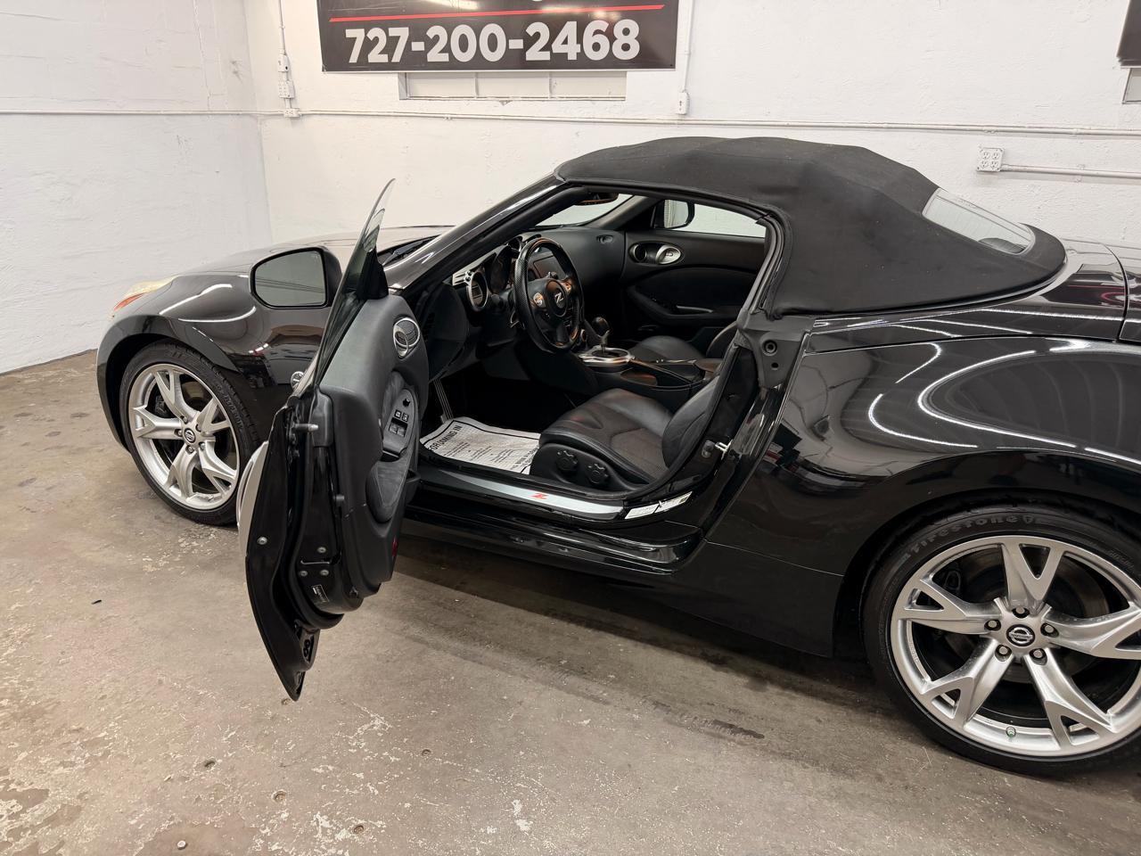 Nissan Z370Z Touring Roadster - Thumbnail 12