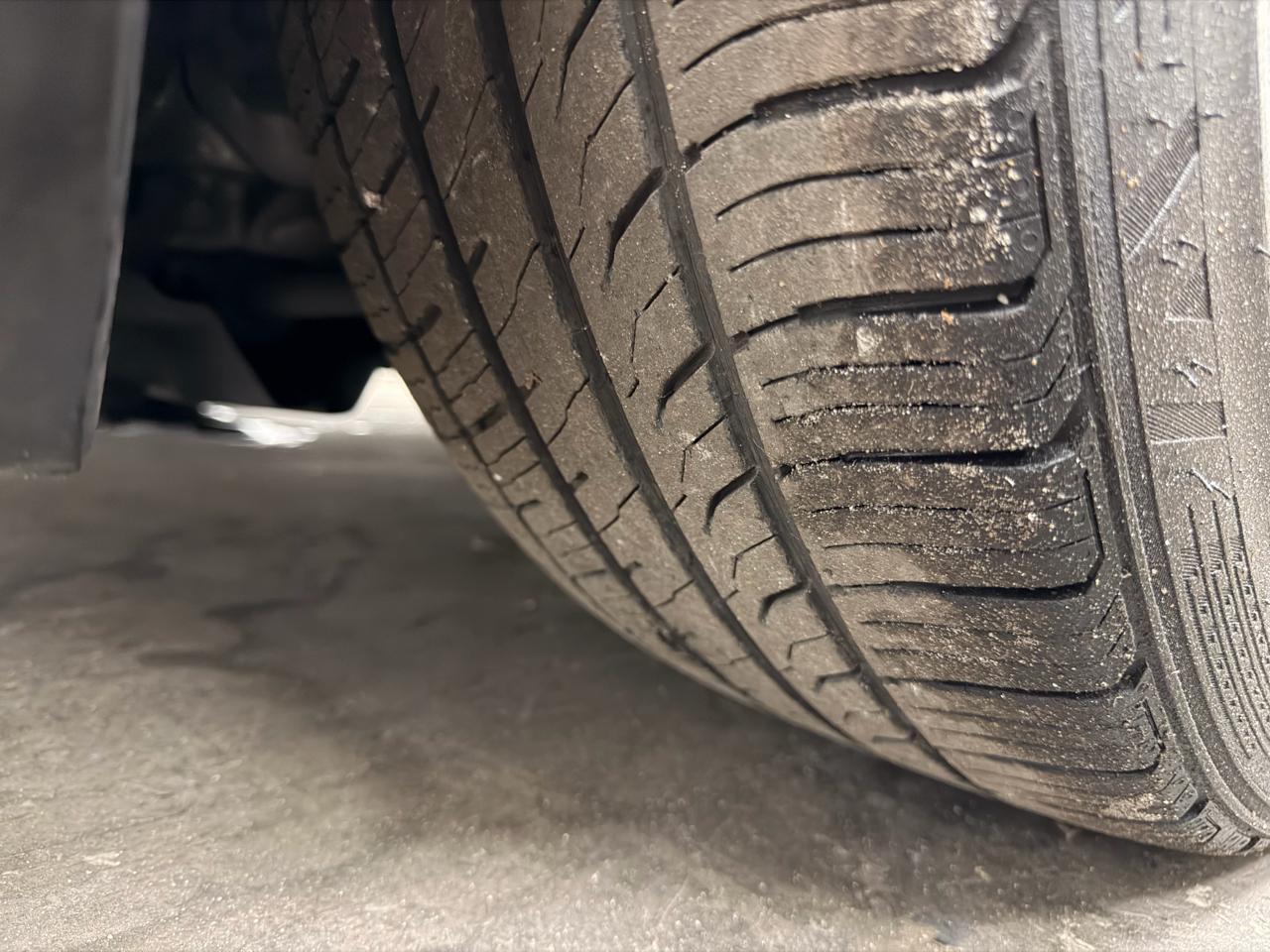 Nissan Z370Z Touring Roadster - Thumbnail 9