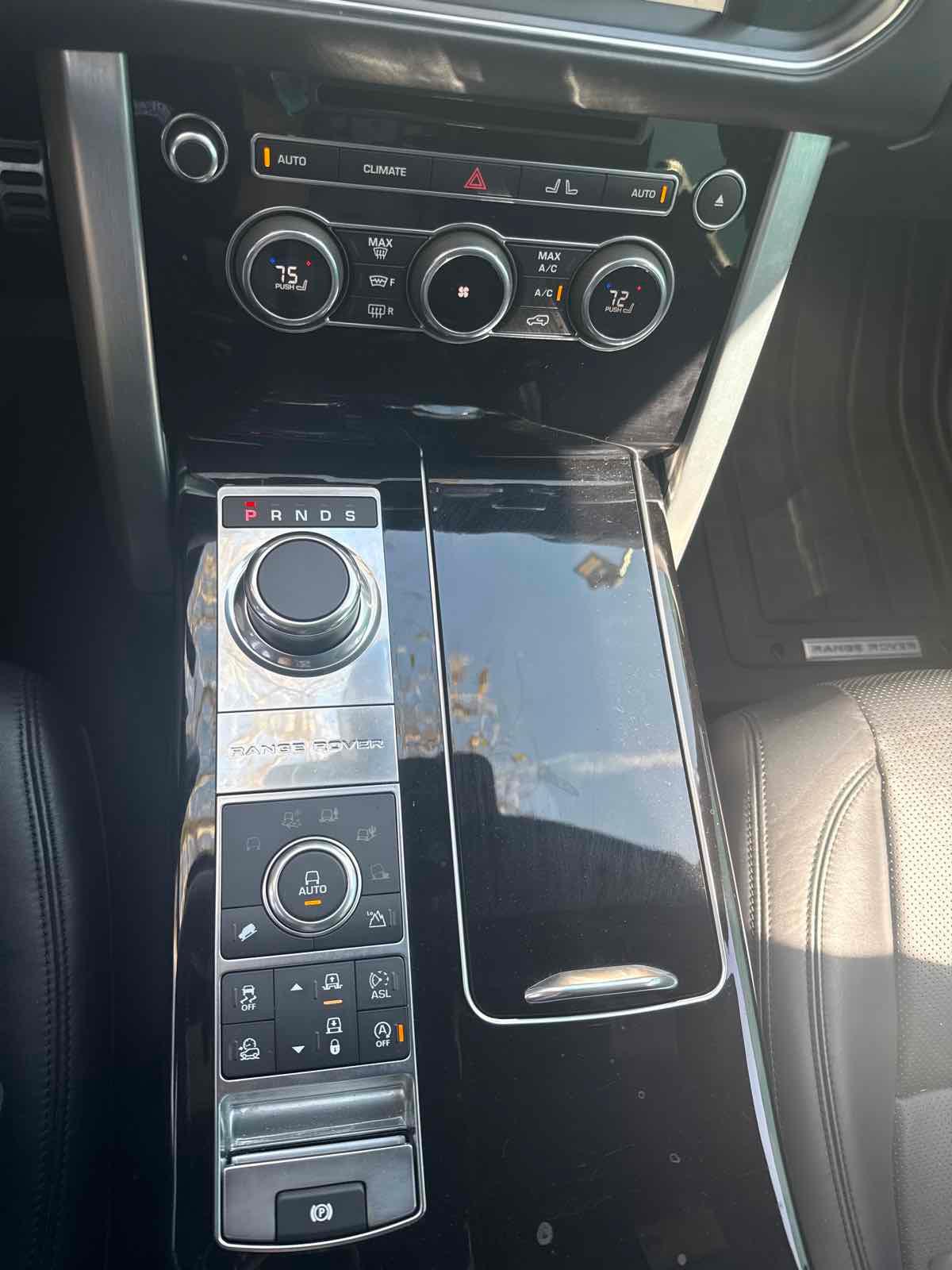 Land Rover Range Rover Supercharged - Thumbnail 17