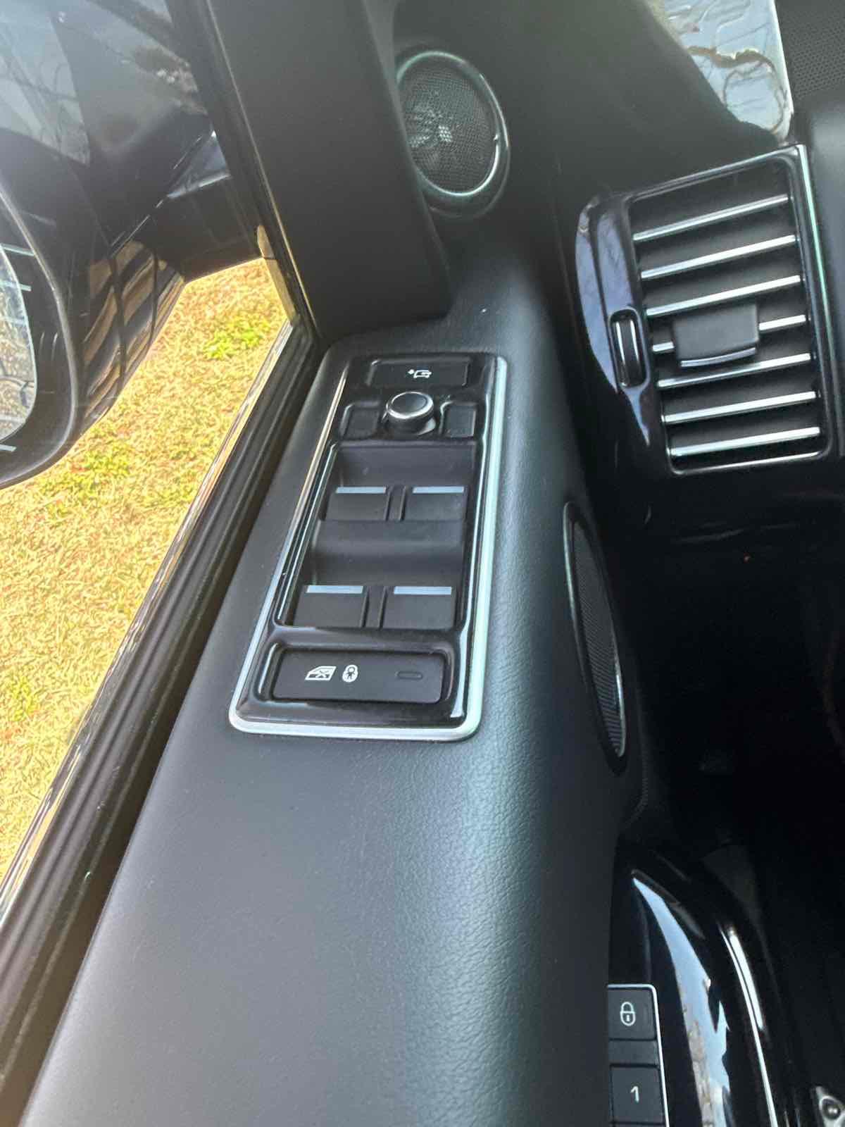 Land Rover Range Rover Supercharged - Thumbnail 19