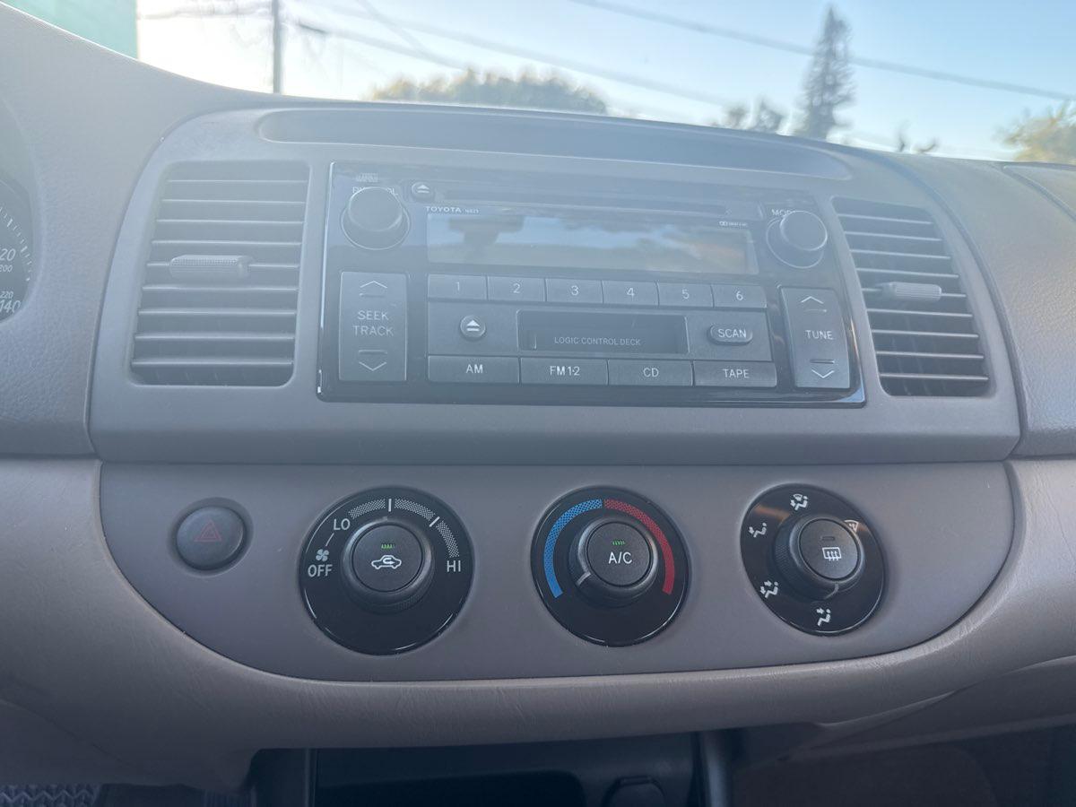 Toyota Camry Le - Thumbnail 15