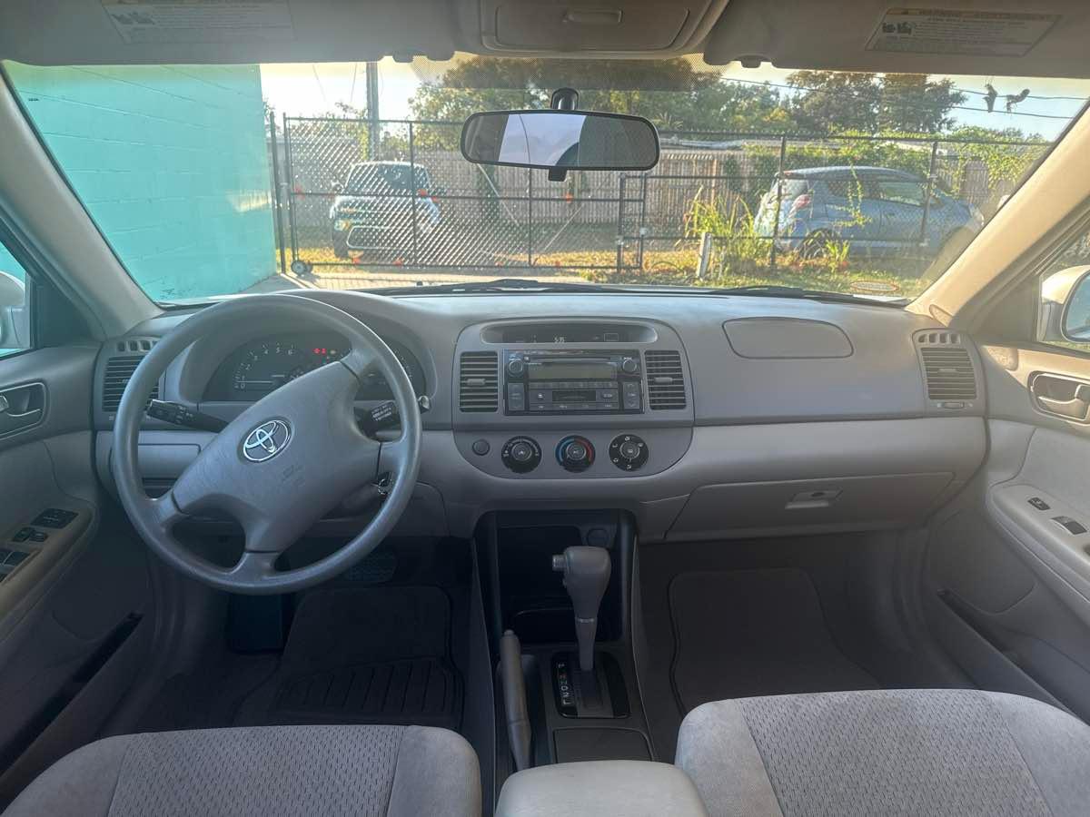 Toyota Camry Le - Thumbnail 6