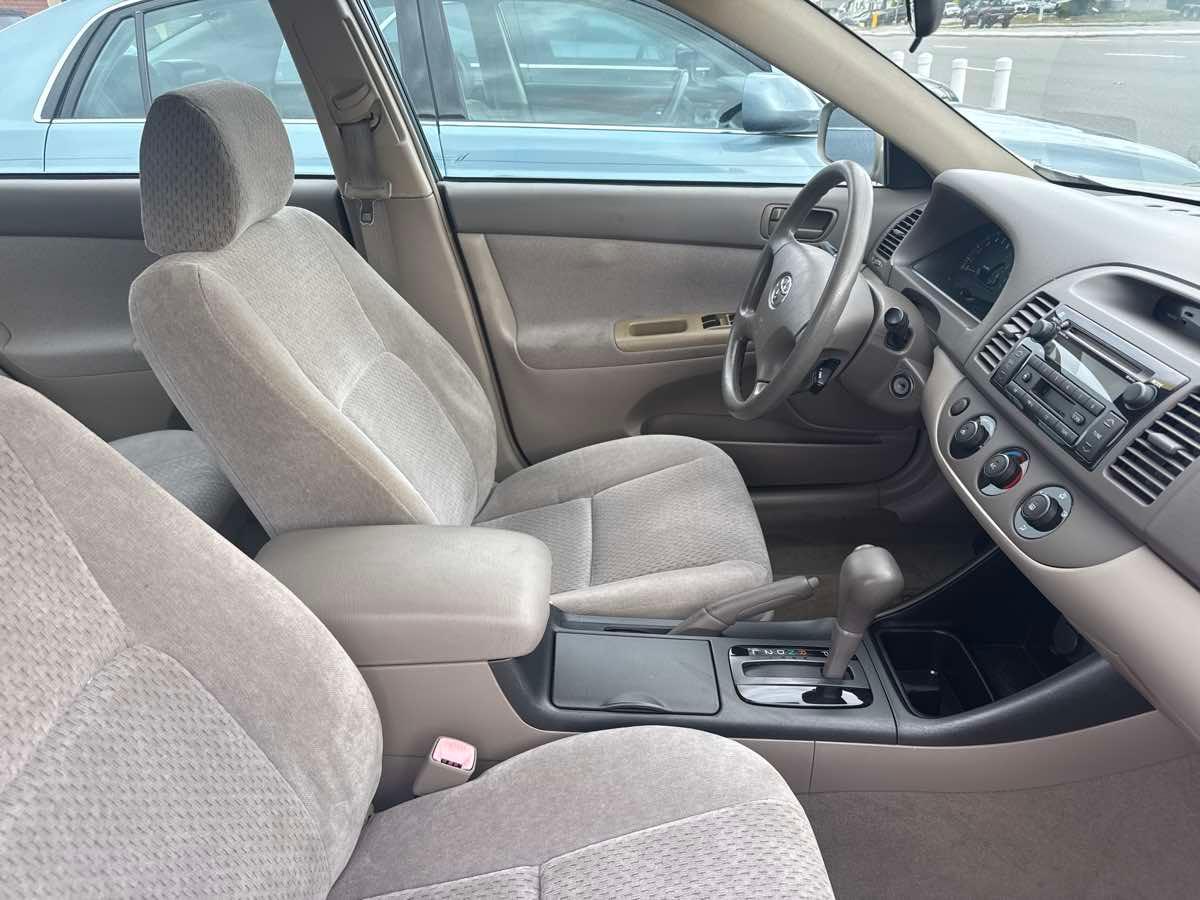 Toyota Camry Le - View 1