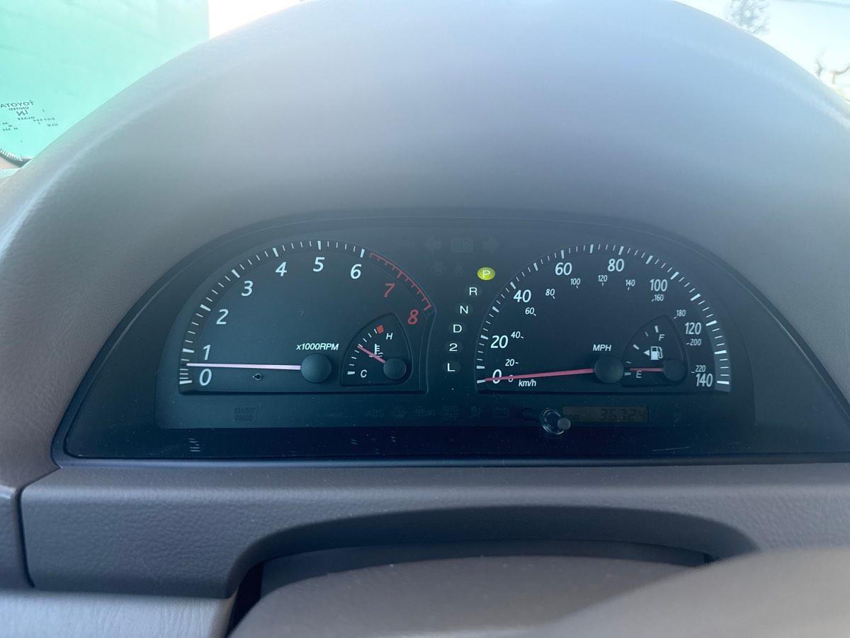 Toyota Camry Le - Thumbnail 13