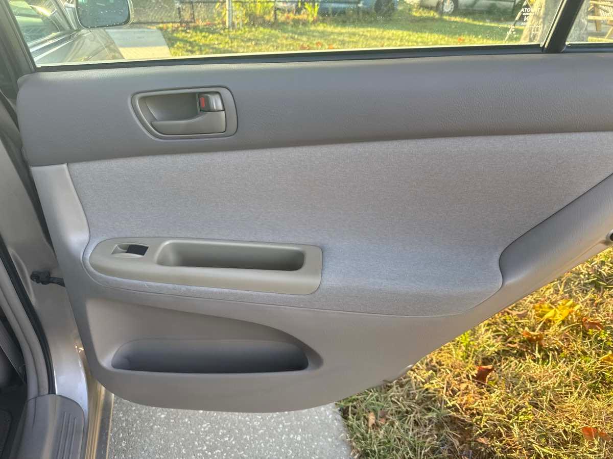 Toyota Camry Le - Thumbnail 18