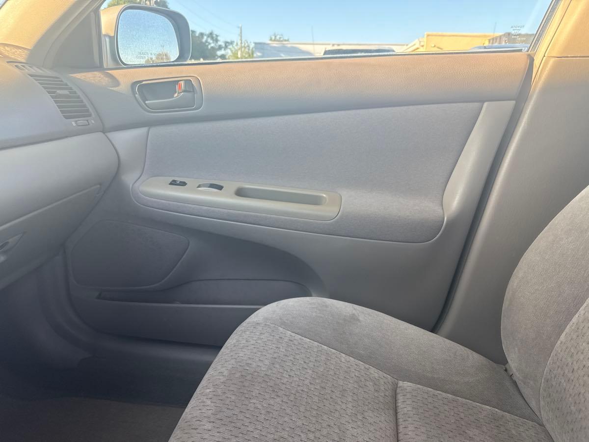 Toyota Camry Le - Thumbnail 16