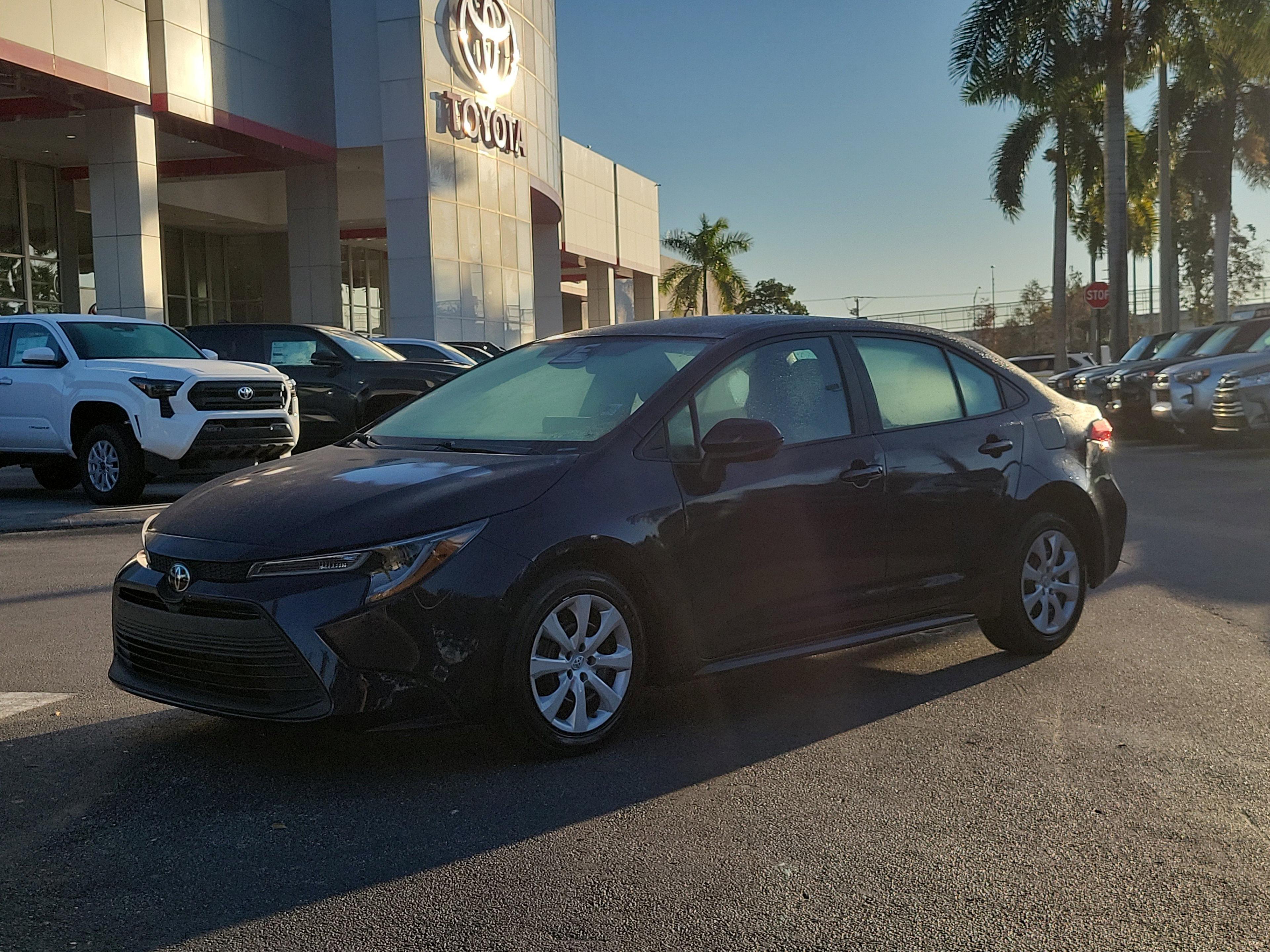 Toyota Corolla Le Fwd - Thumbnail 3