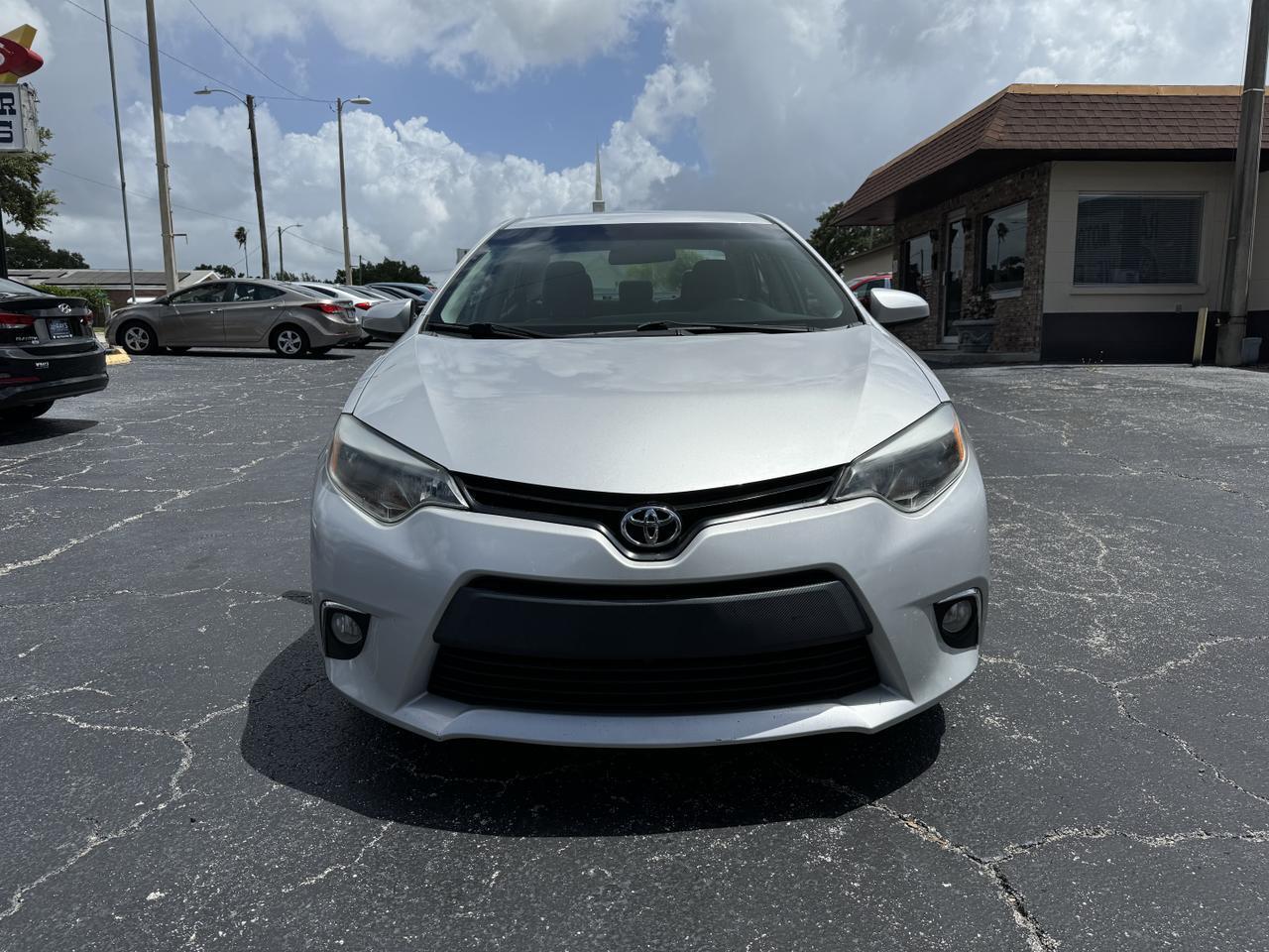 Toyota Corolla - Thumbnail 2