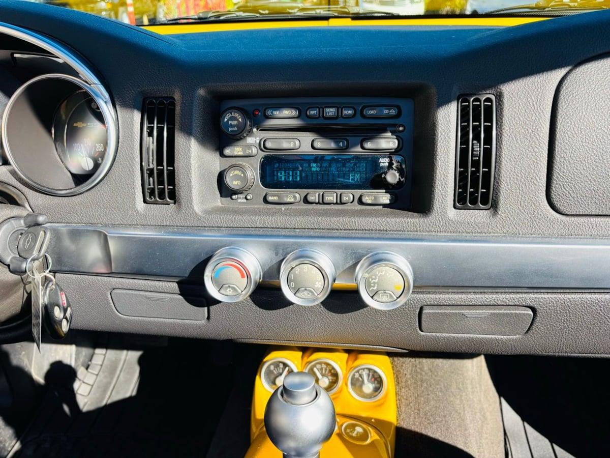 Chevrolet Ssr Ls - Thumbnail 17