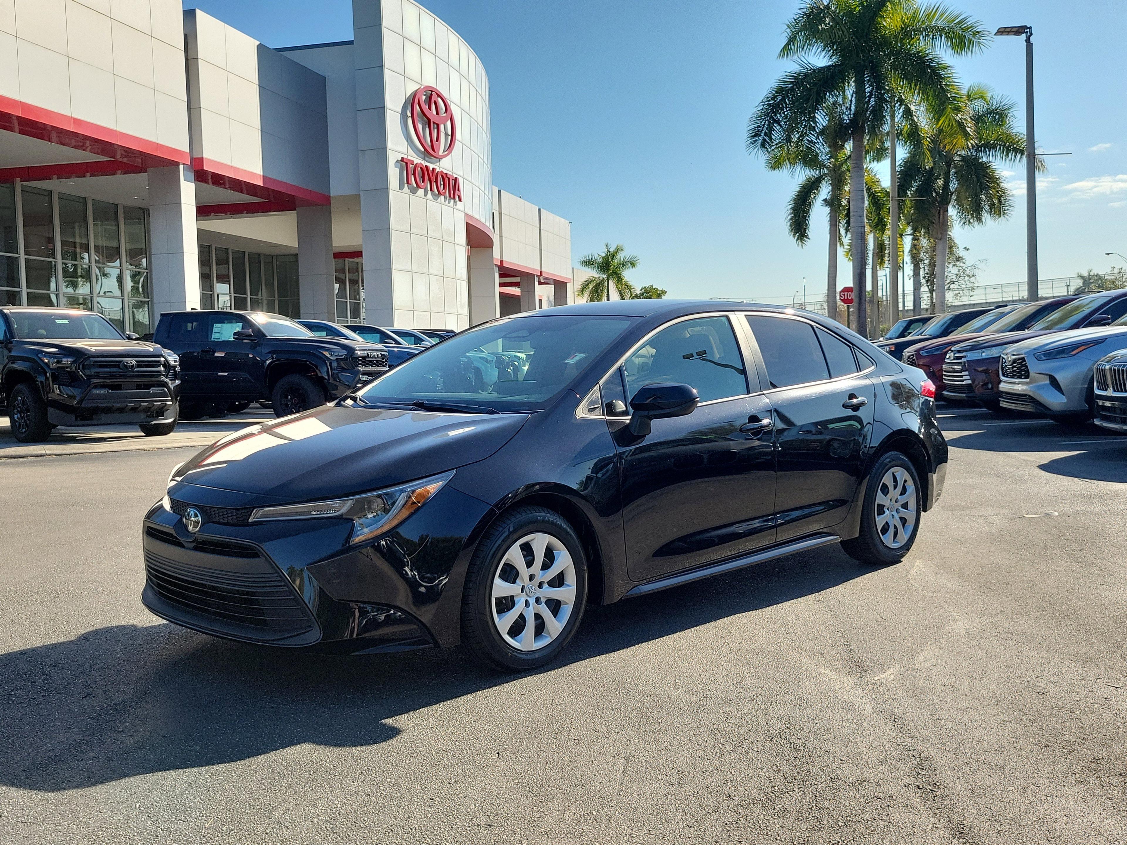 Toyota Corolla Le Fwd - Thumbnail 3