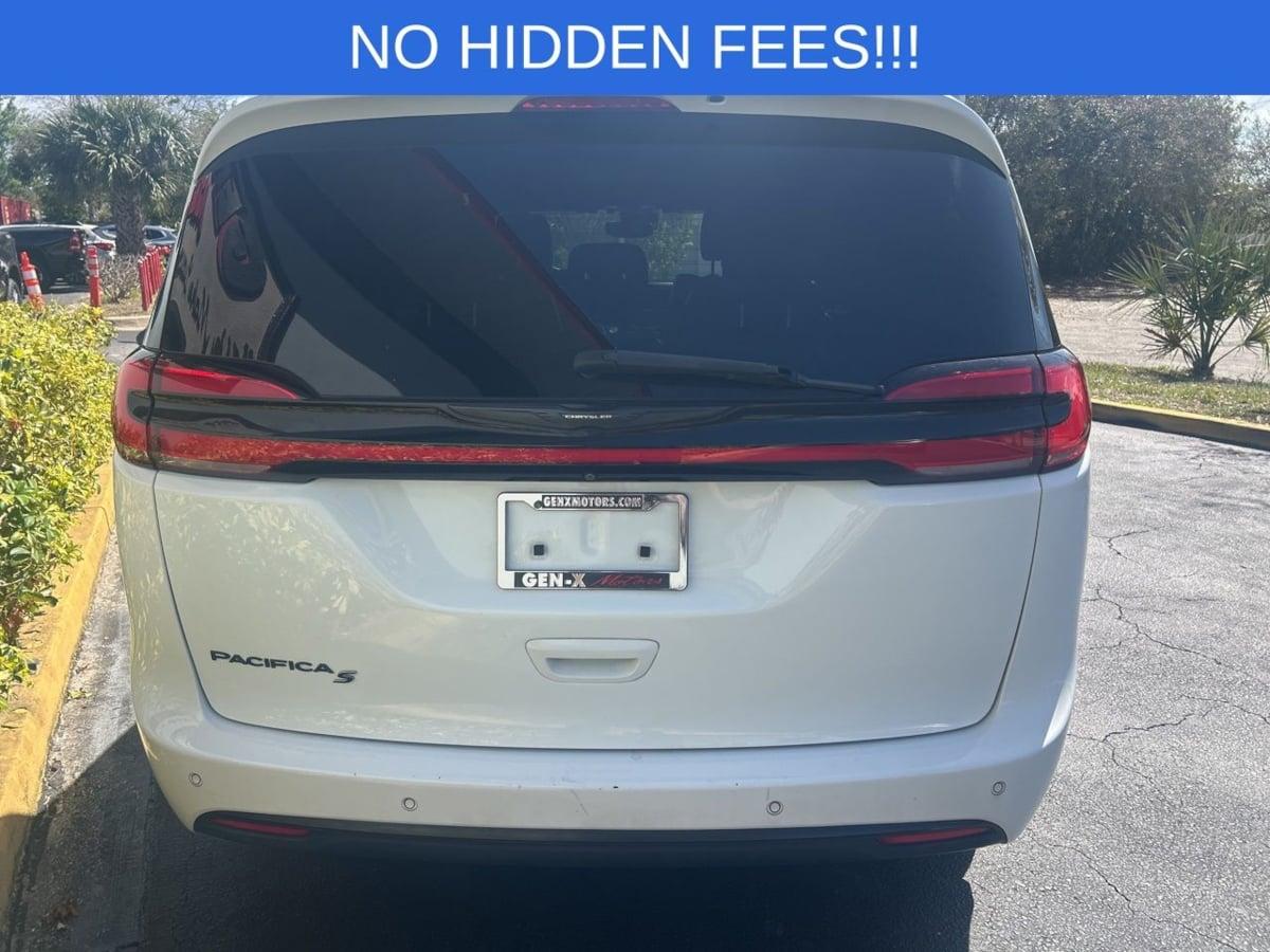 Chrysler Pacifica Touring L - Thumbnail 7