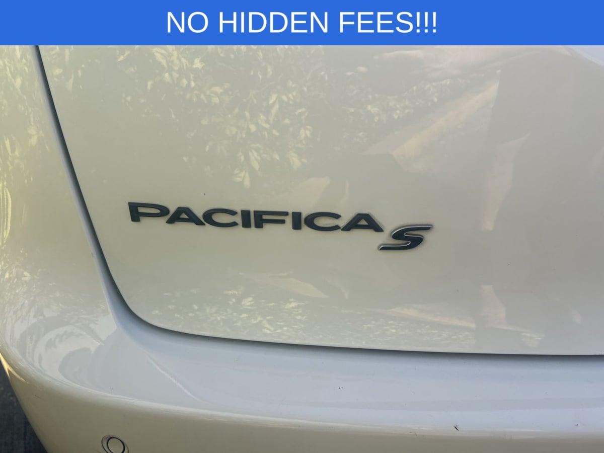 Chrysler Pacifica Touring L - Thumbnail 8