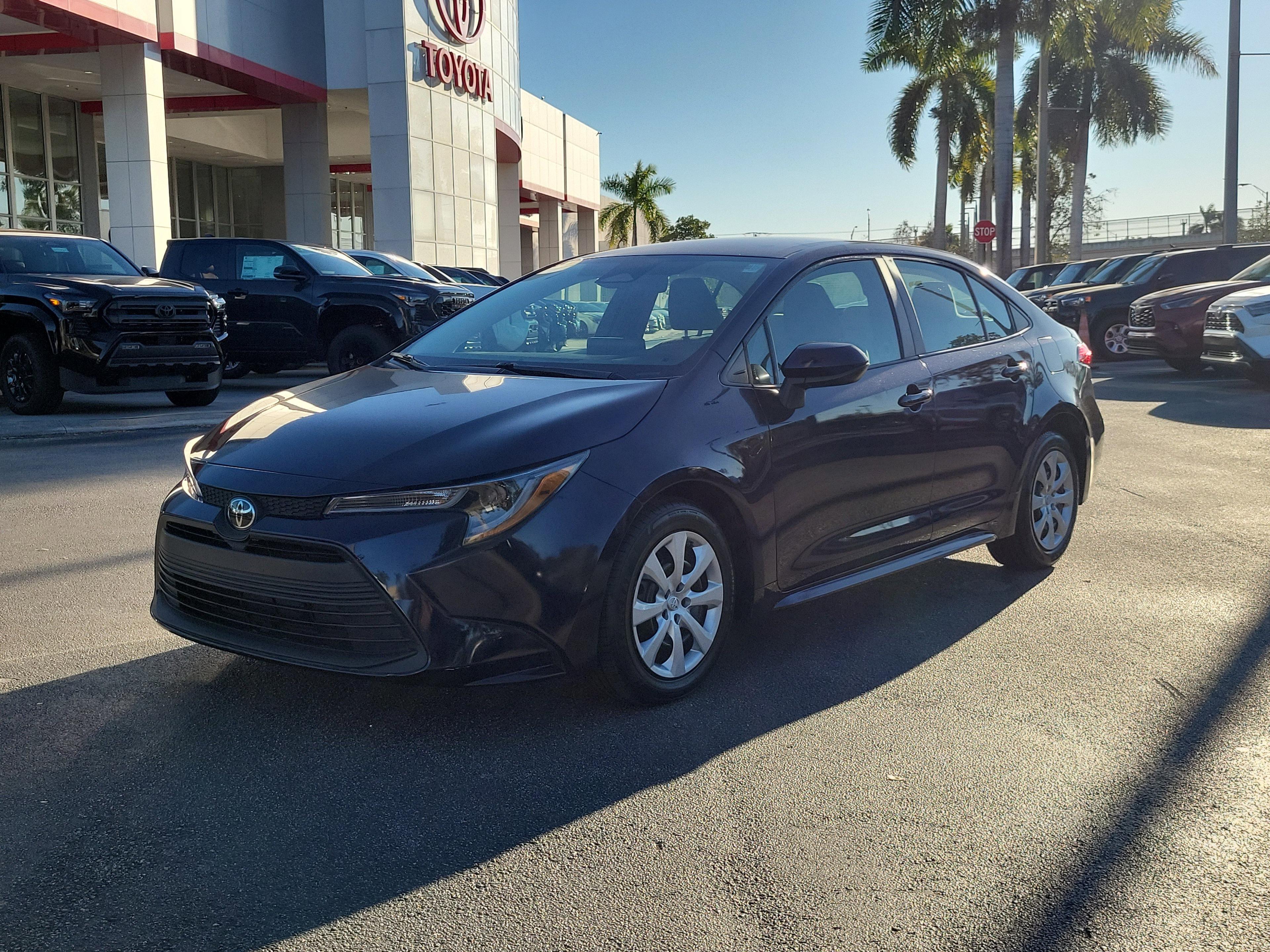 Toyota Corolla Le Fwd - Thumbnail 3