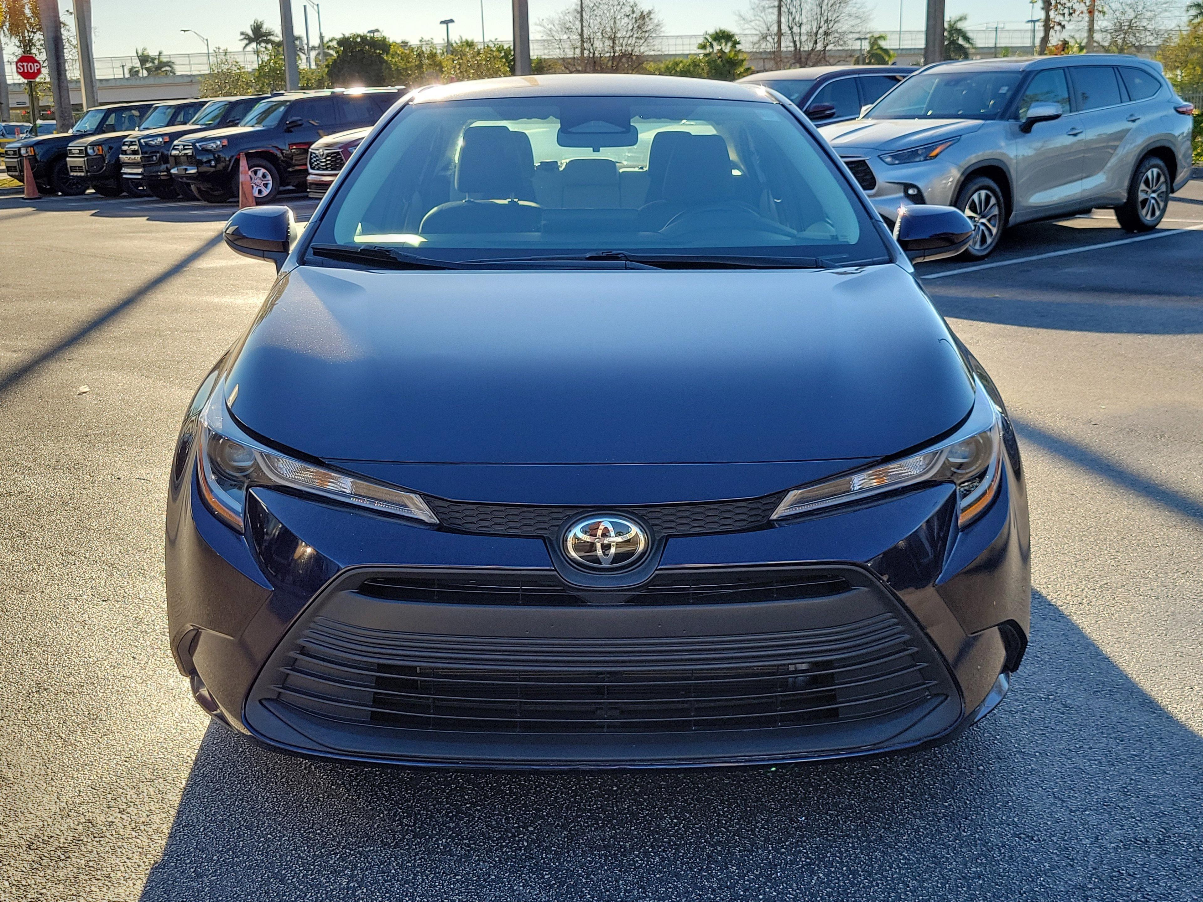 Toyota Corolla Le Fwd - Thumbnail 4