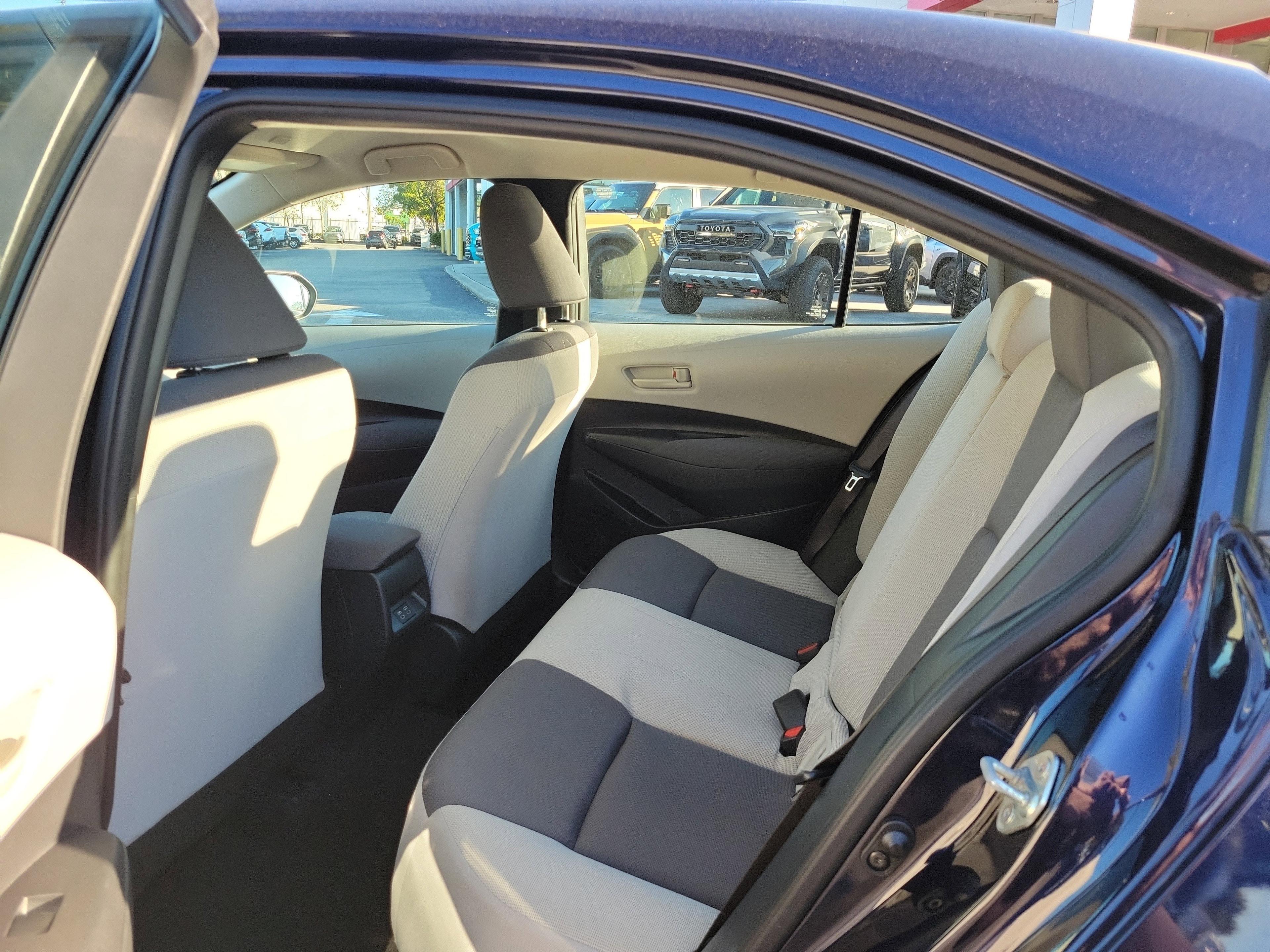 Toyota Corolla Le Fwd - Thumbnail 11