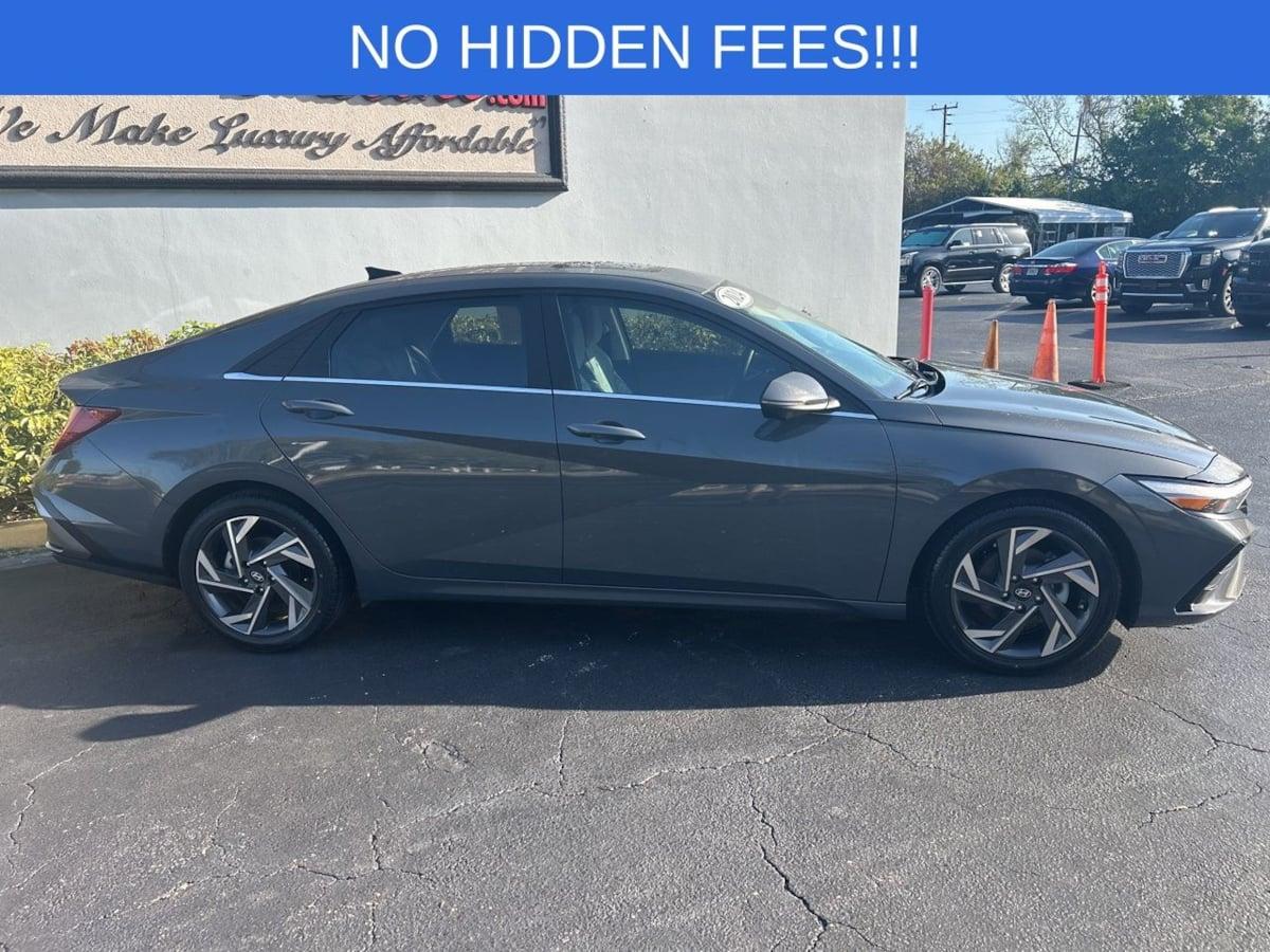 Hyundai Elantra Limited - Thumbnail 7