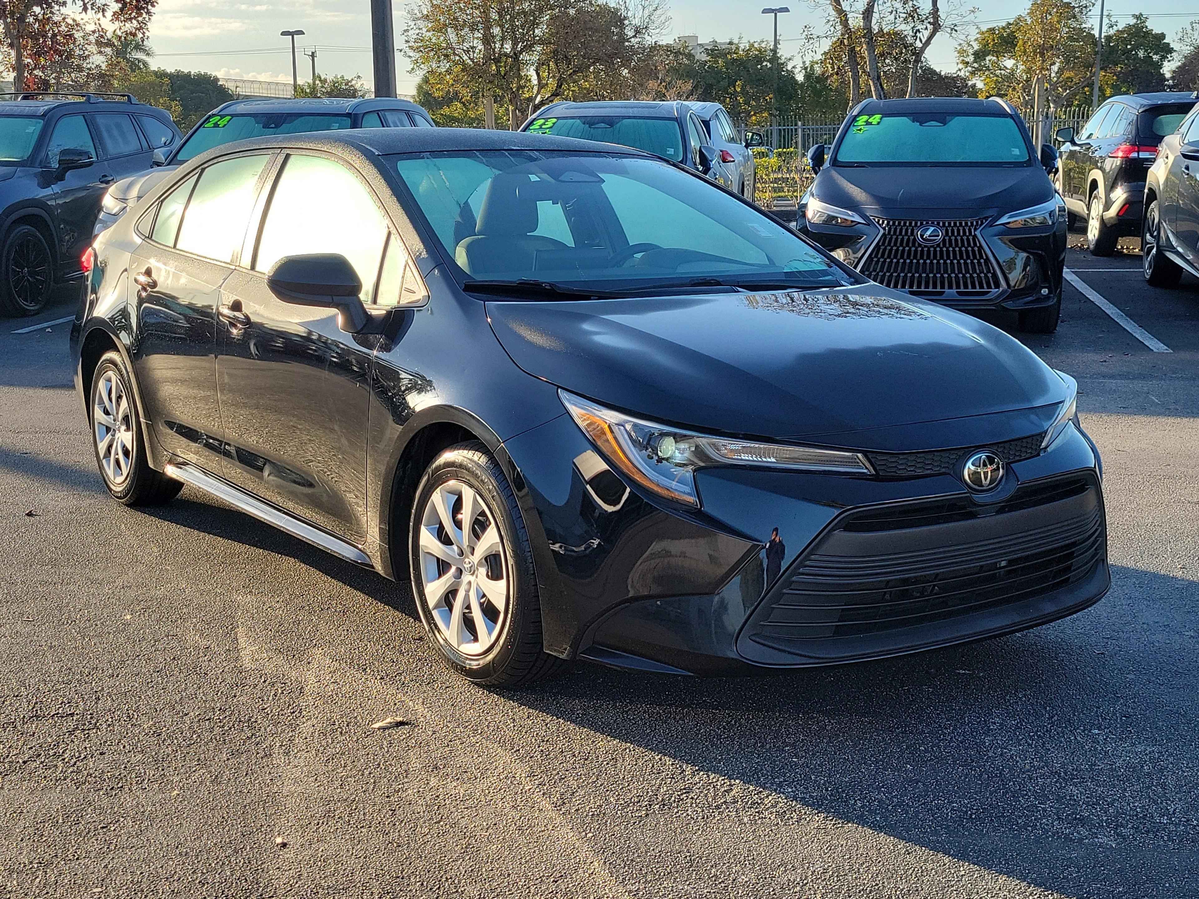 Toyota Corolla Le Fwd - Thumbnail 4