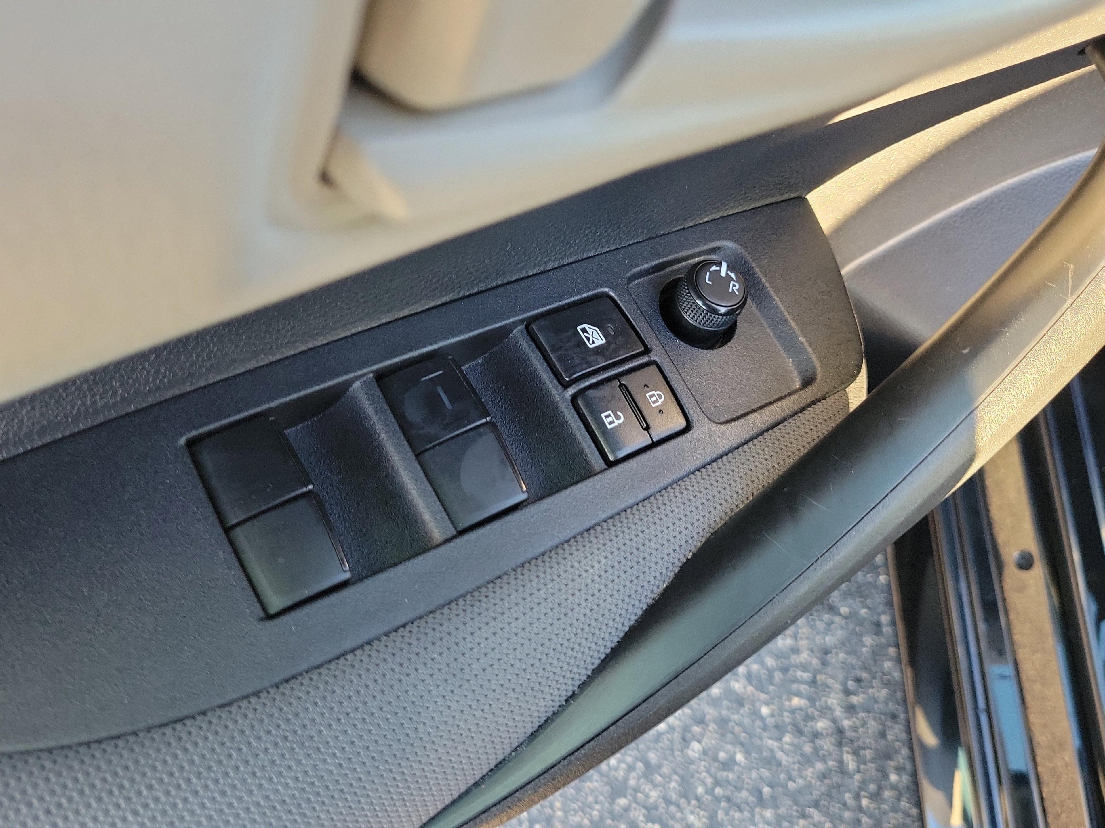 Toyota Corolla Le Fwd - Thumbnail 15