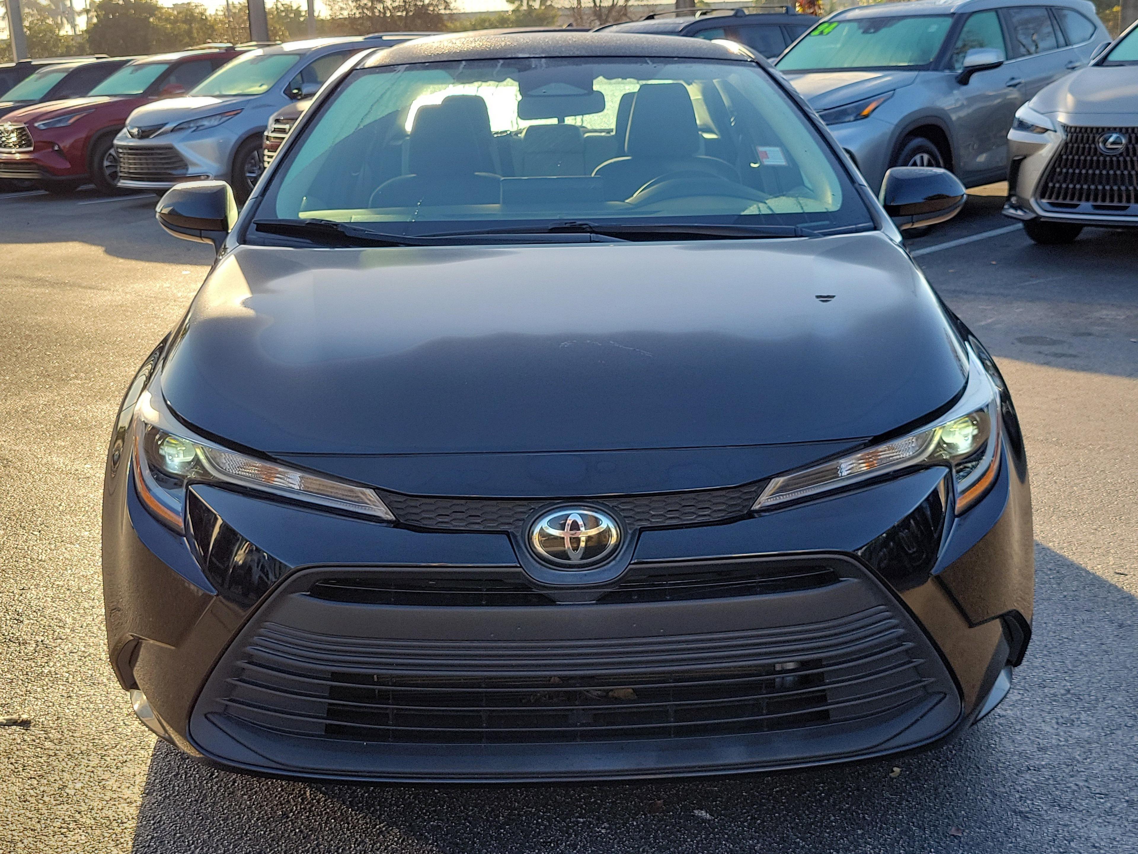 Toyota Corolla Le Fwd - Thumbnail 3