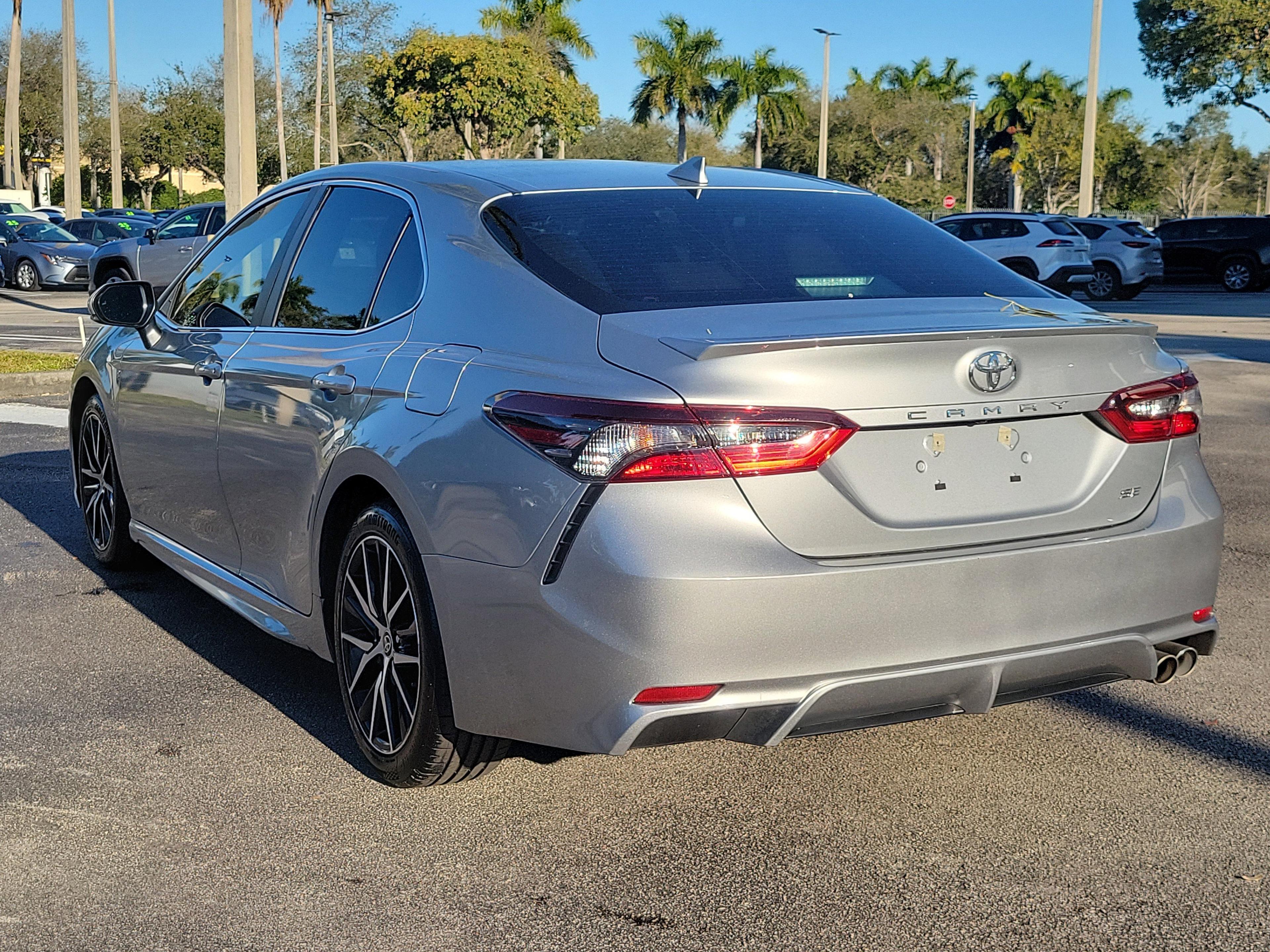Toyota Camry Se Fwd - Thumbnail 7