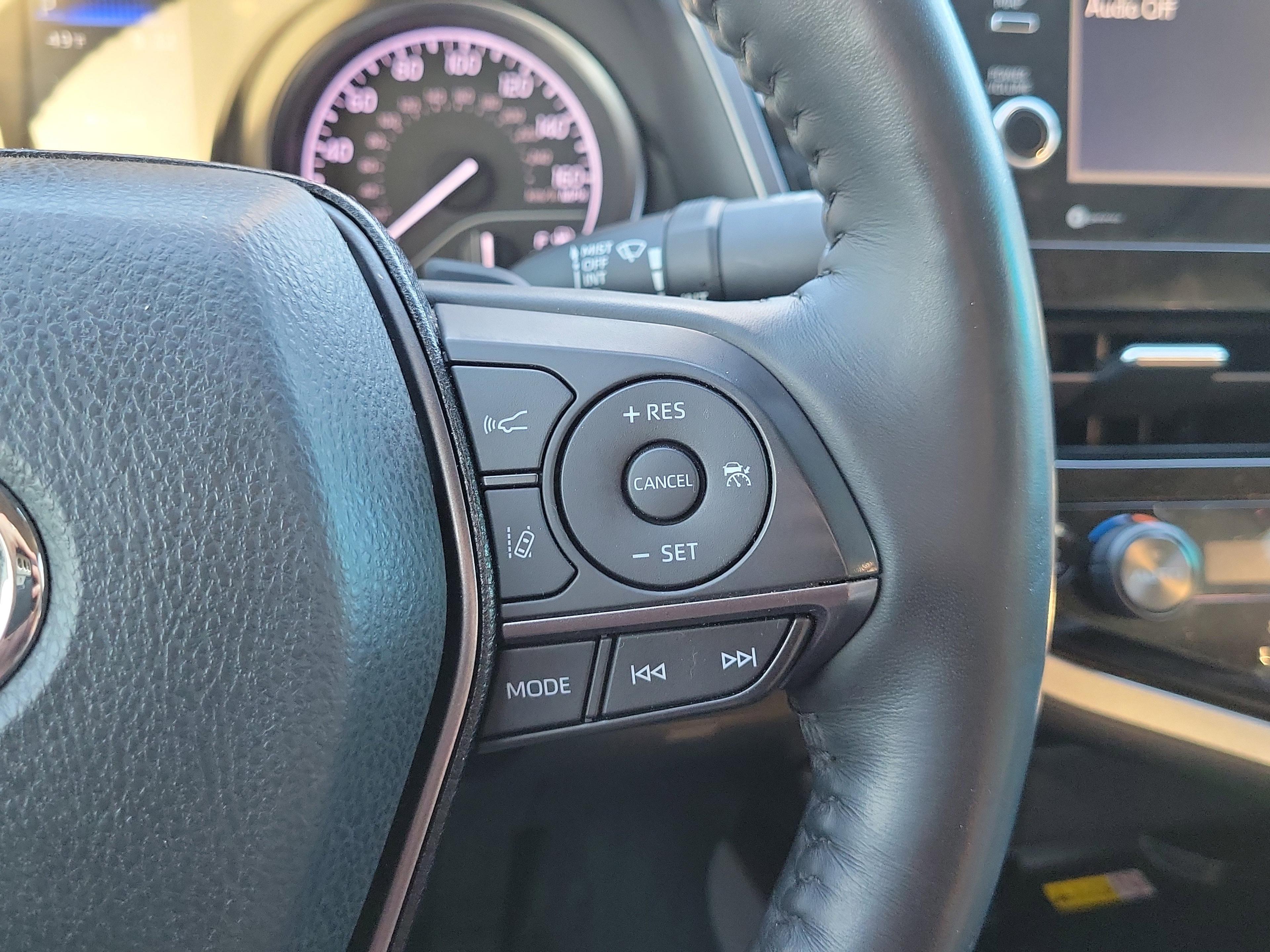 Toyota Camry Se Fwd - Thumbnail 17