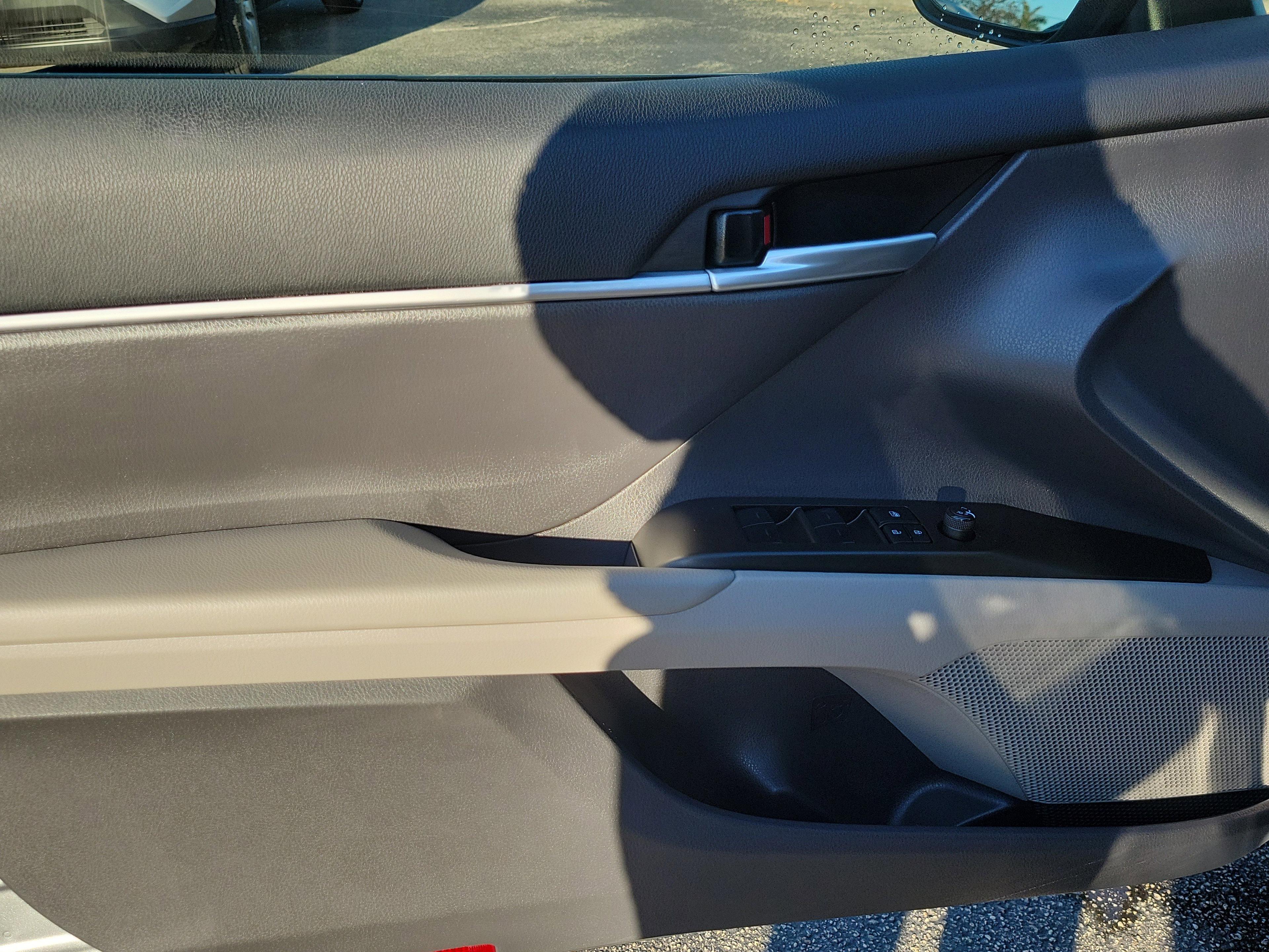 Toyota Camry Se Fwd - Thumbnail 13