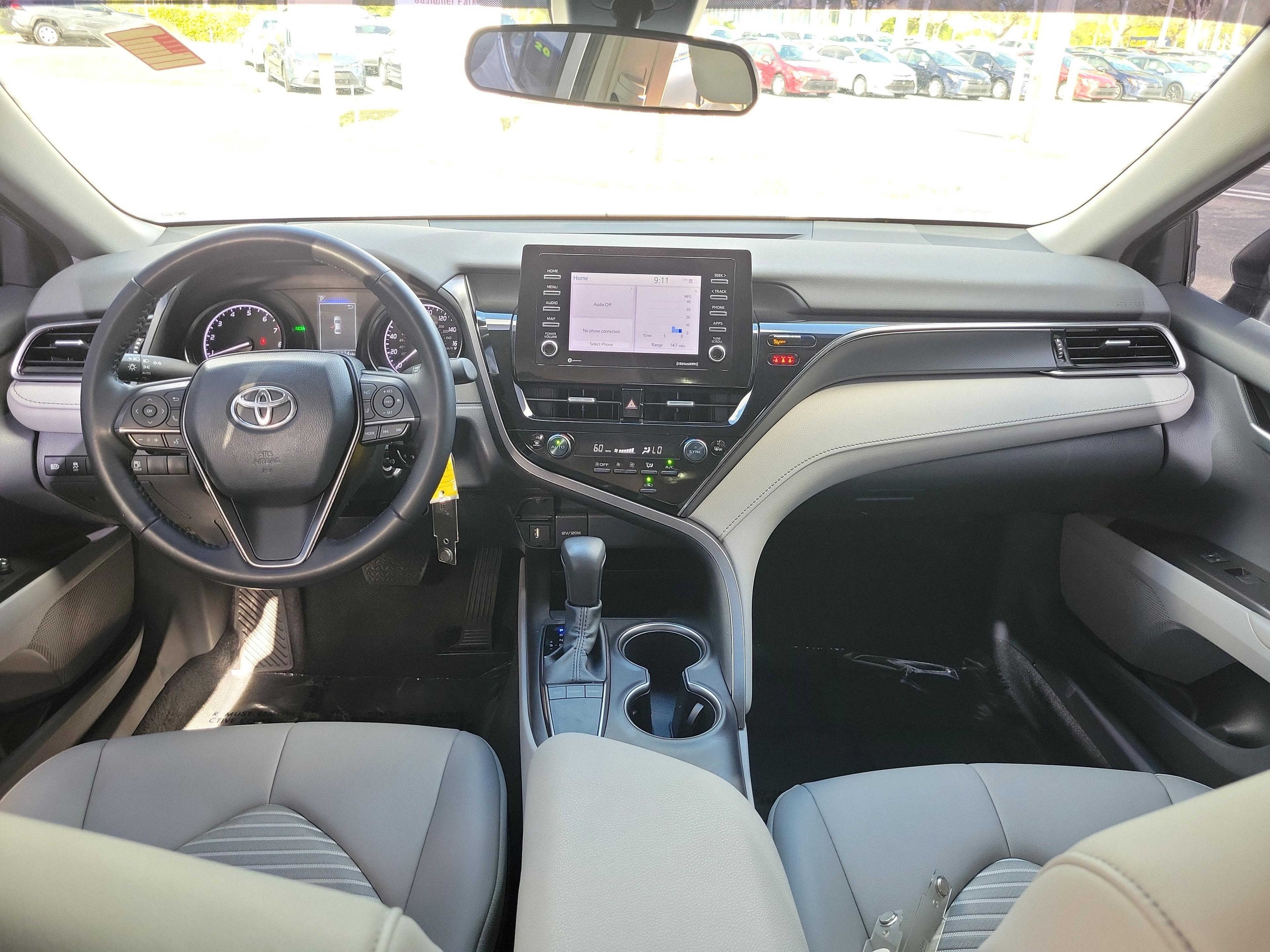 Toyota Camry Se Fwd - Thumbnail 11