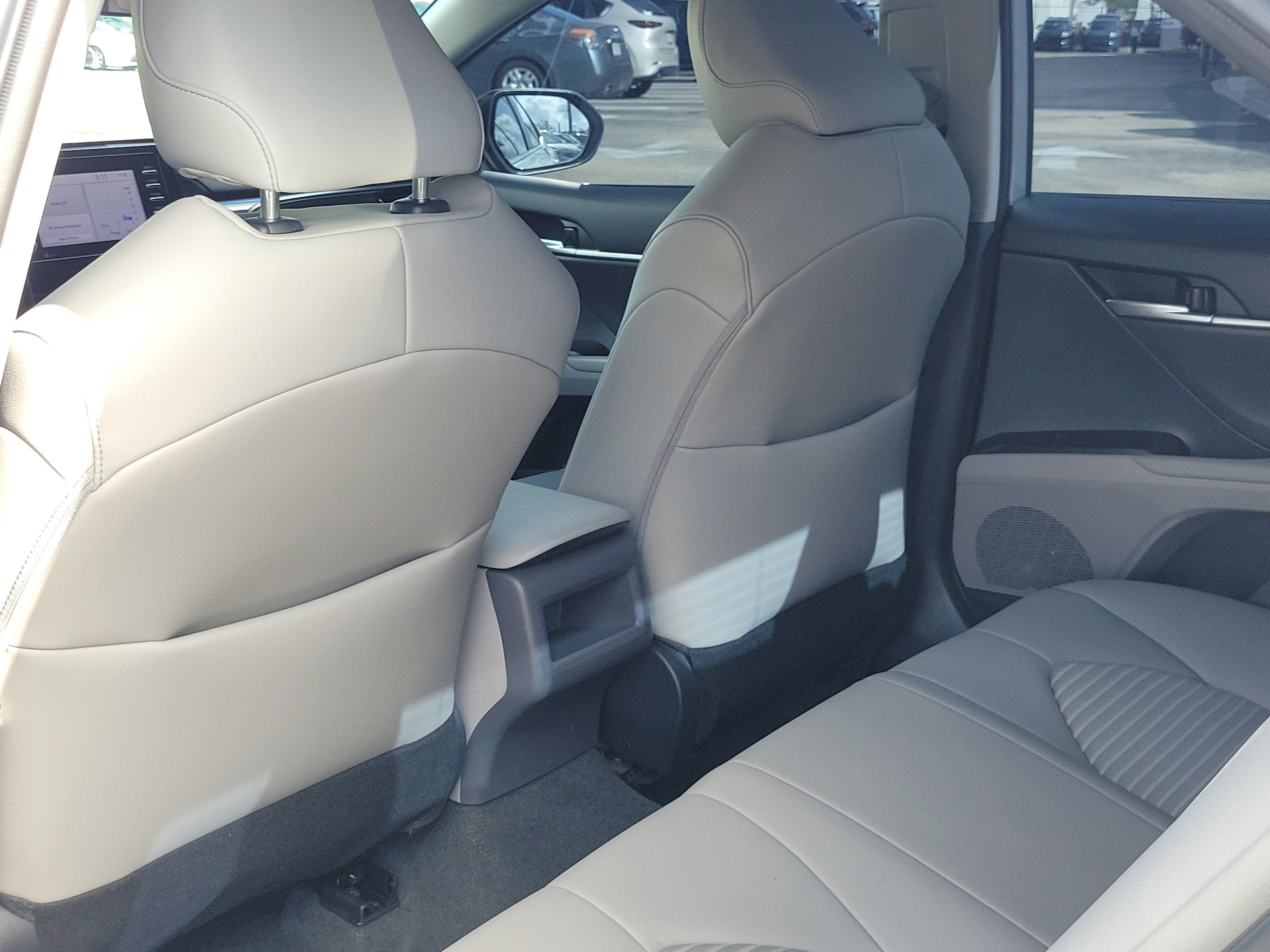 Toyota Camry Se Fwd - Thumbnail 9