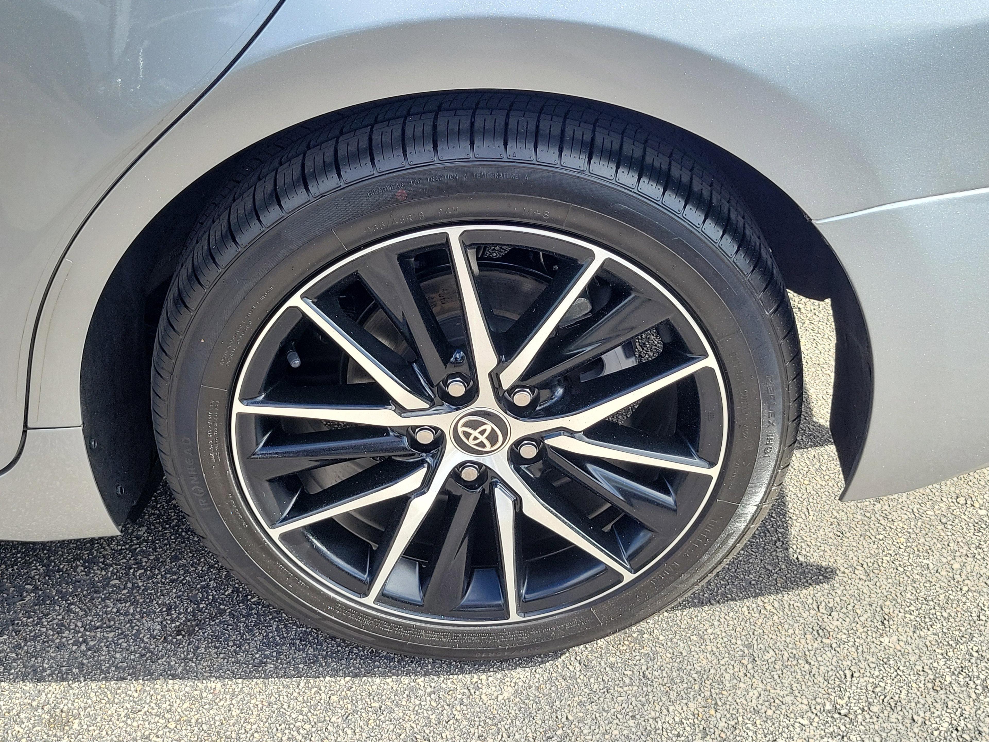 Toyota Camry Se Fwd - Thumbnail 8