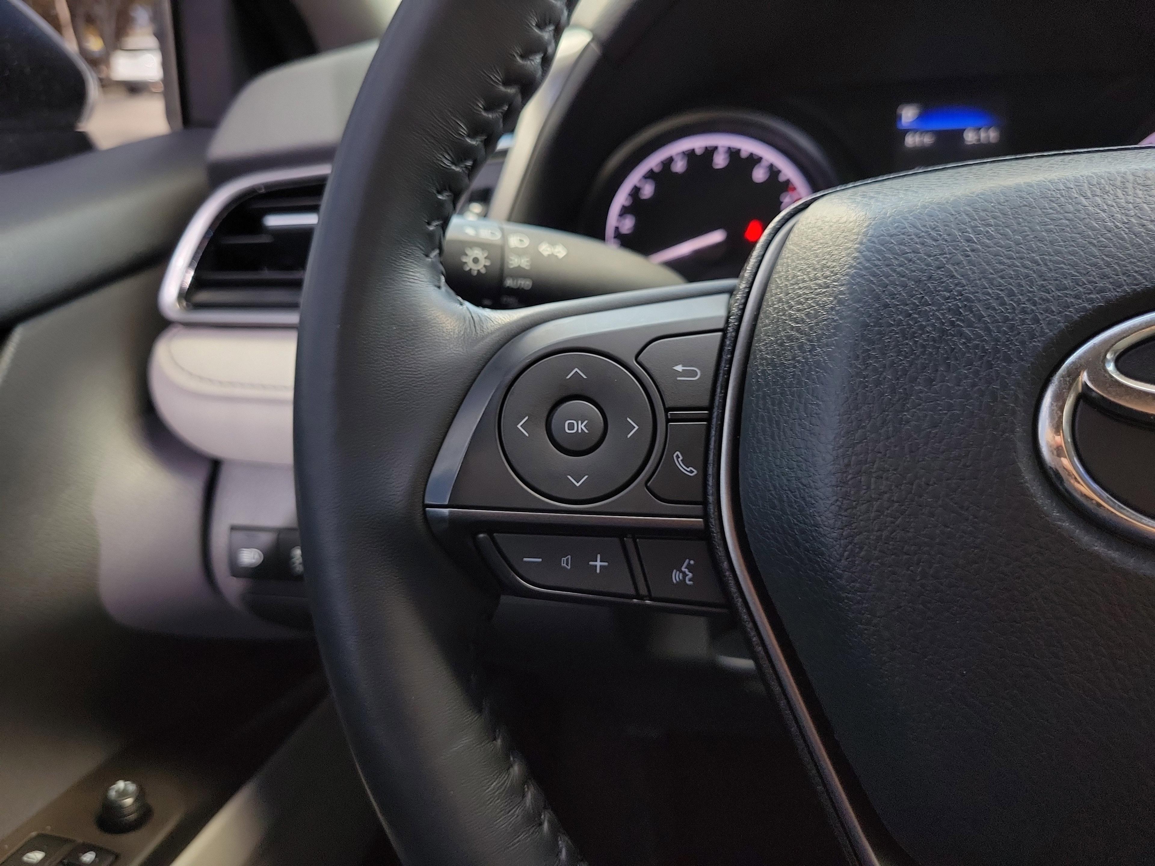 Toyota Camry Se Fwd - Thumbnail 16