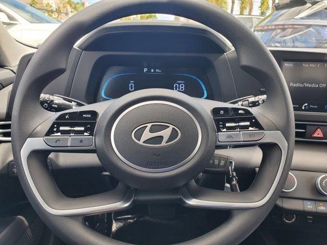 Hyundai Elantra Se Fwd 4D Sedan - Thumbnail 14