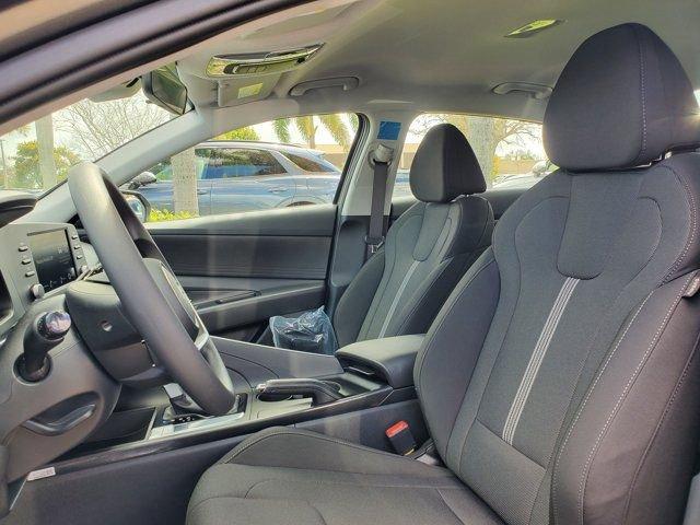 Hyundai Elantra Se Fwd 4D Sedan - Thumbnail 11