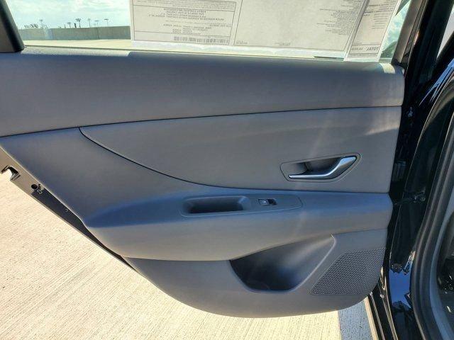 Hyundai Elantra Se Fwd 4D Sedan - Thumbnail 9