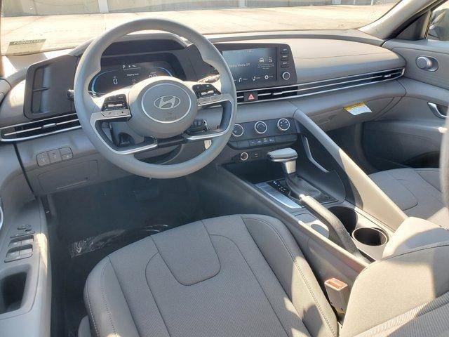 Hyundai Elantra Se Fwd 4D Sedan - Thumbnail 10