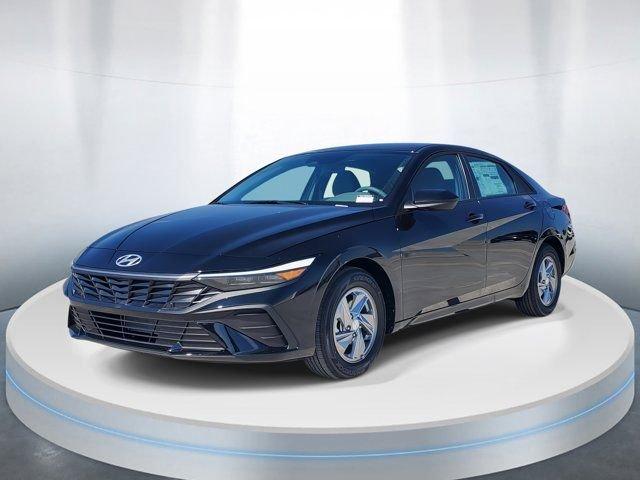 Hyundai Elantra Se Fwd 4D Sedan - Thumbnail 3