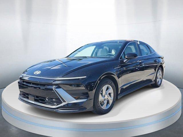 Hyundai Sonata Se Fwd 4D Sedan - Thumbnail 3