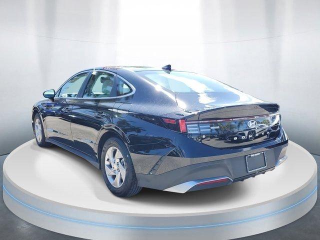 Hyundai Sonata Se Fwd 4D Sedan - Thumbnail 4