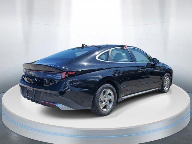 Hyundai Sonata Se Fwd 4D Sedan - Thumbnail 5