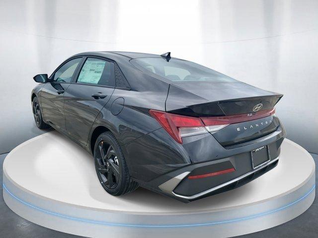 Hyundai Elantra Sel Sport Fwd 4D Sedan - Thumbnail 5