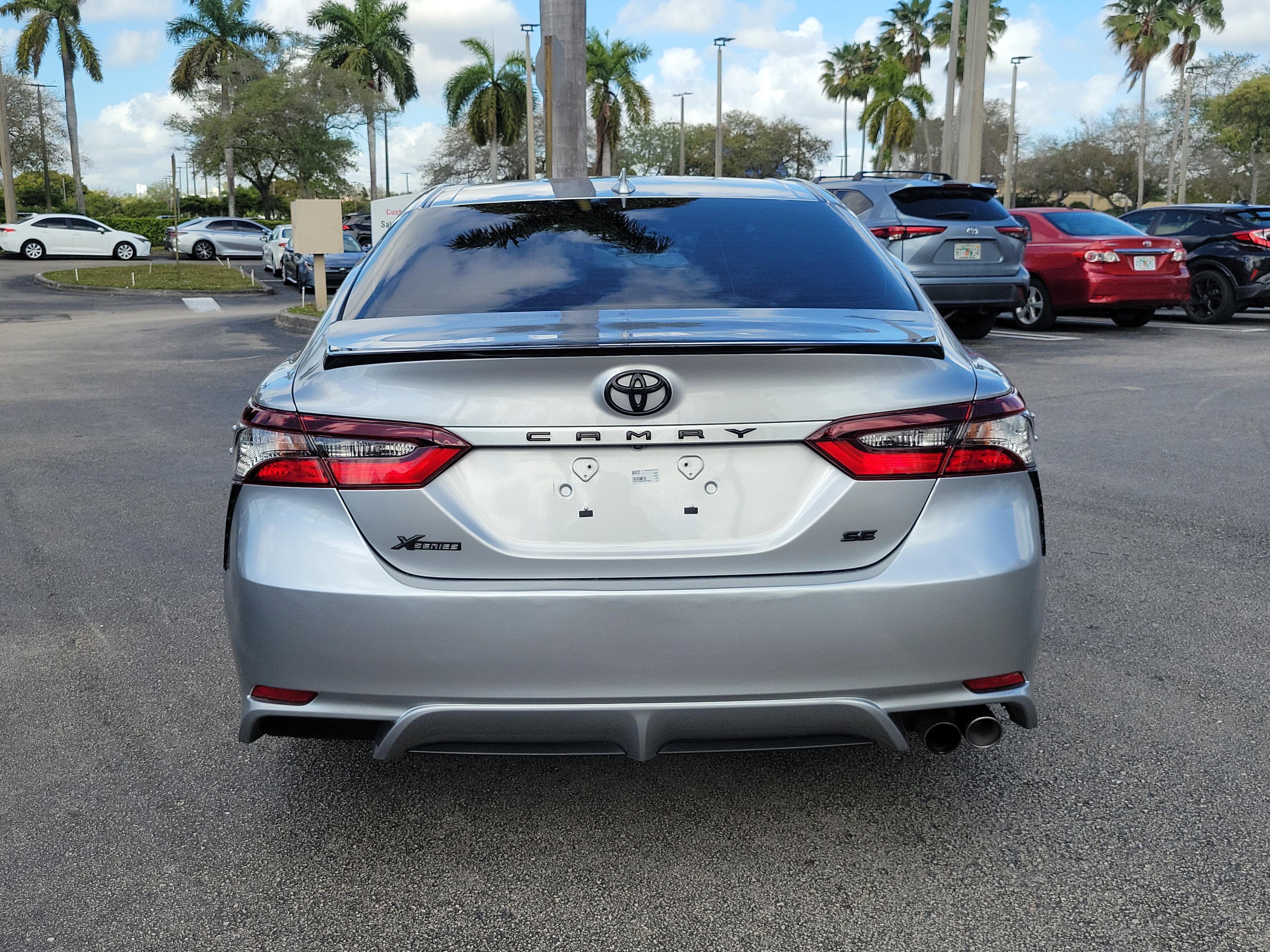 Toyota Camry Se Fwd - Thumbnail 6