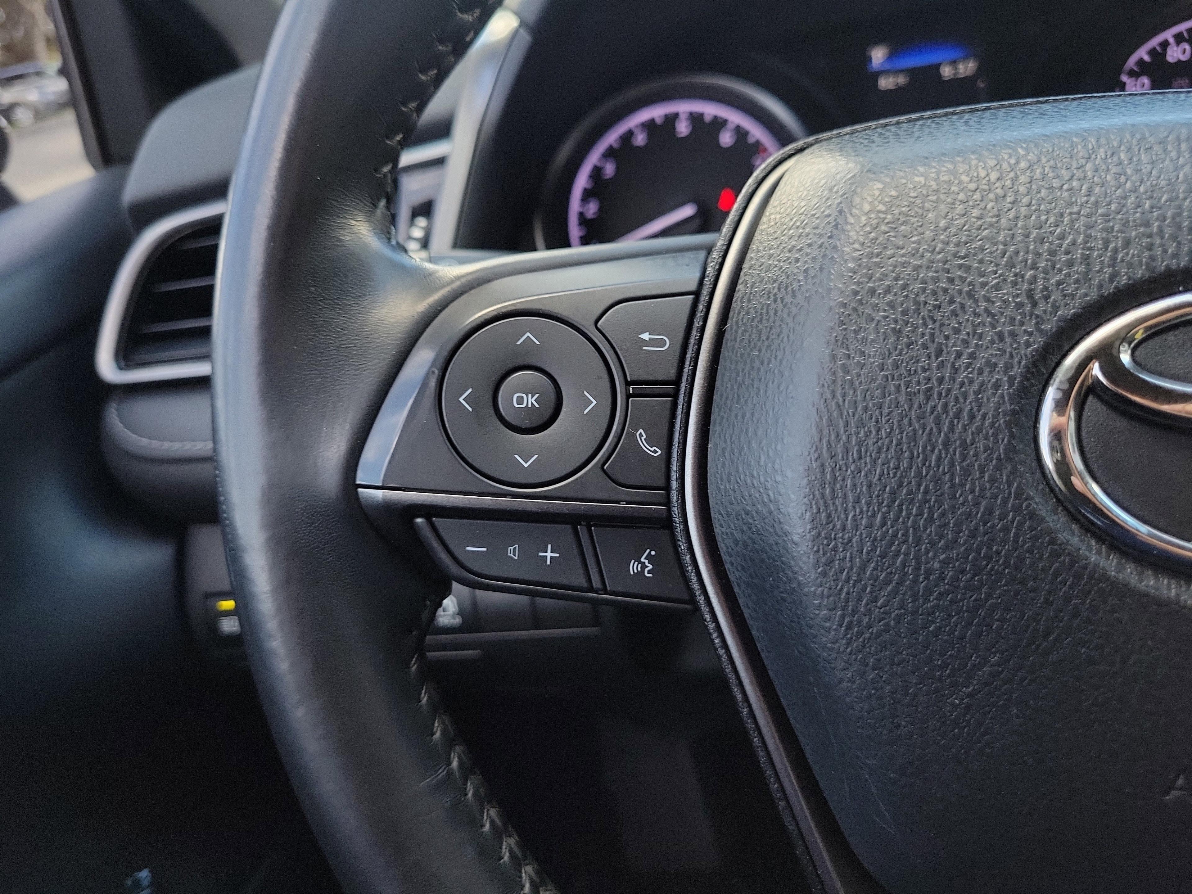 Toyota Camry Se Fwd - Thumbnail 16