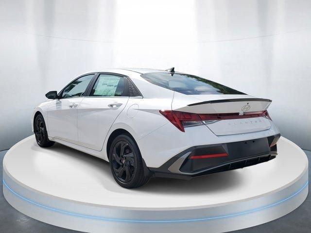 Hyundai Elantra Sel Sport Fwd 4D Sedan - Thumbnail 4