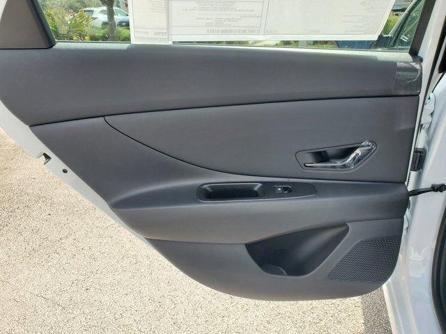 Hyundai Elantra Sel Sport Fwd 4D Sedan - Thumbnail 9