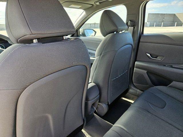 Hyundai Elantra Sel Convenience Fwd 4D Sedan - Thumbnail 13