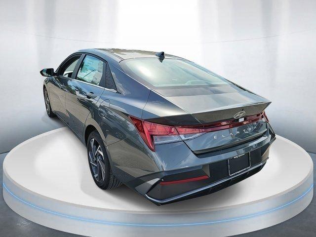 Hyundai Elantra Sel Convenience Fwd 4D Sedan - Thumbnail 4