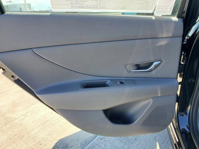 Hyundai Elantra Sel Sport Premium Fwd 4D Sedan - Thumbnail 8