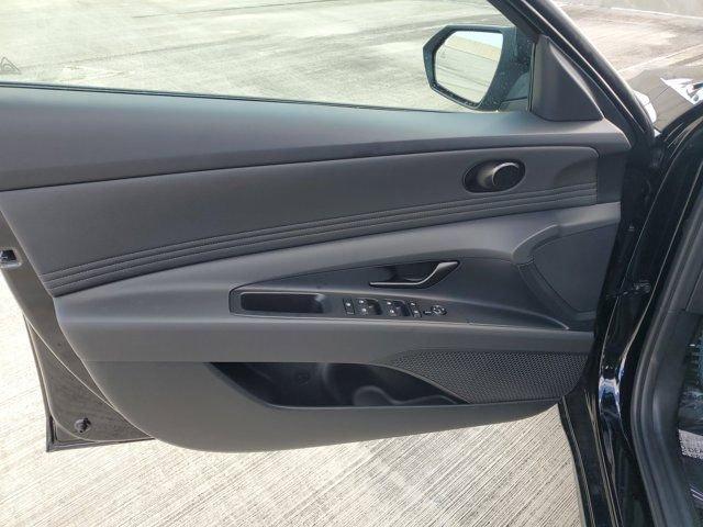 Hyundai Elantra Sel Sport Premium Fwd 4D Sedan - Thumbnail 16