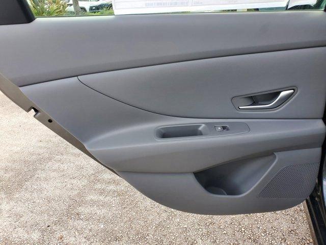 Hyundai Elantra Sel Sport Premium Fwd 4D Sedan - Thumbnail 10