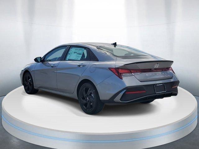 Hyundai Elantra Sel Sport Premium Fwd 4D Sedan - Thumbnail 4