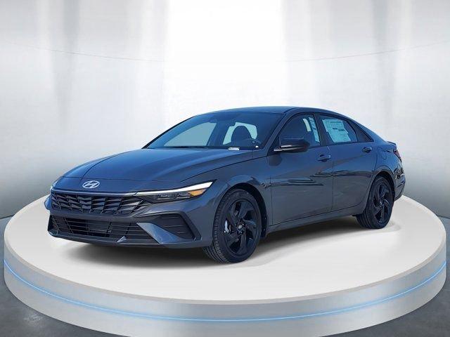 Hyundai Elantra Sel Sport Premium Fwd 4D Sedan - Thumbnail 3